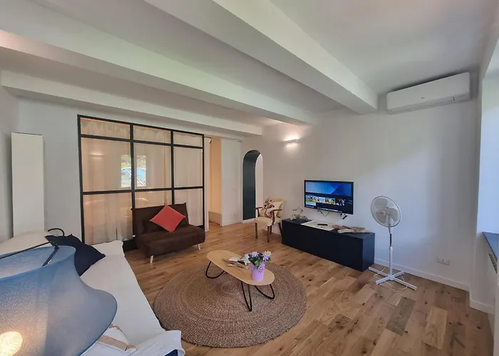 House Blu Capolungo By World Genua
